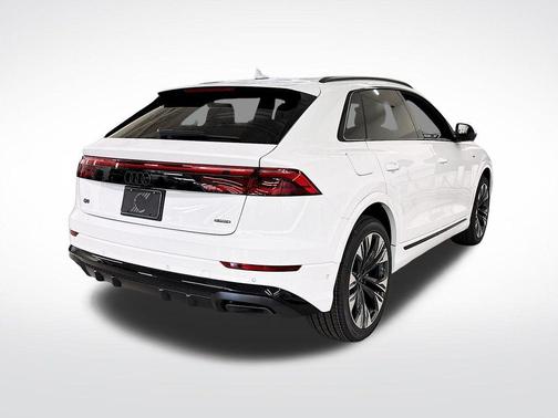 2025 Audi Q8 55 Premium