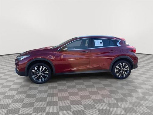 2017 INFINITI QX30 Premium