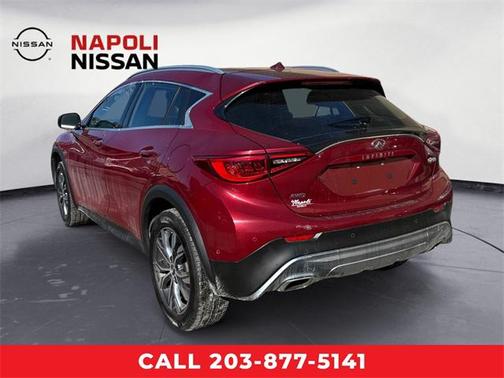 2017 INFINITI QX30 Premium