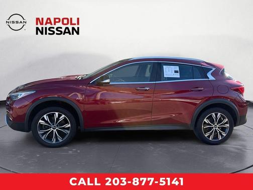 2017 INFINITI QX30 Premium