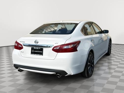 Glacier White 2018 Nissan Altima 2.5 SV