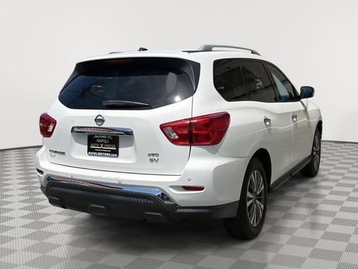 Glacier White 2018 Nissan Pathfinder SV