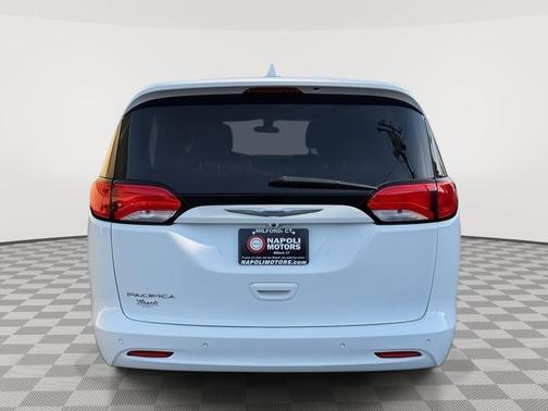 2018 Chrysler Pacifica LX