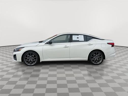 2023 Nissan Altima SR VC-Turbo FWD