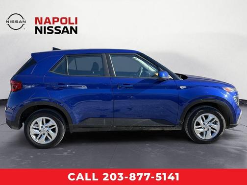 2022 Hyundai VENUE SE