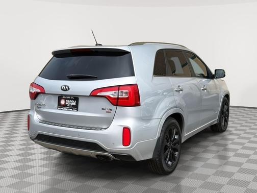 Bright Silver 2014 Kia Sorento SX