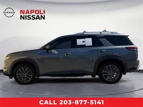 2022 Nissan Pathfinder SL 4WD