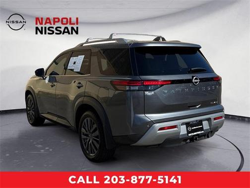 2022 Nissan Pathfinder SL 4WD