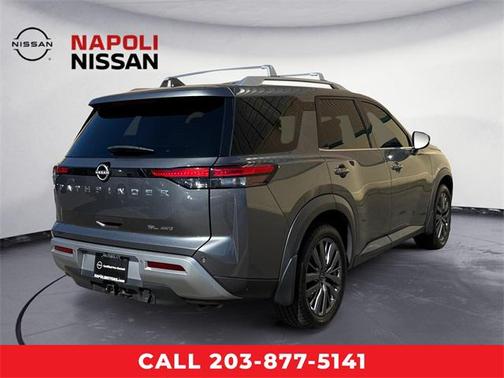 2022 Nissan Pathfinder SL 4WD