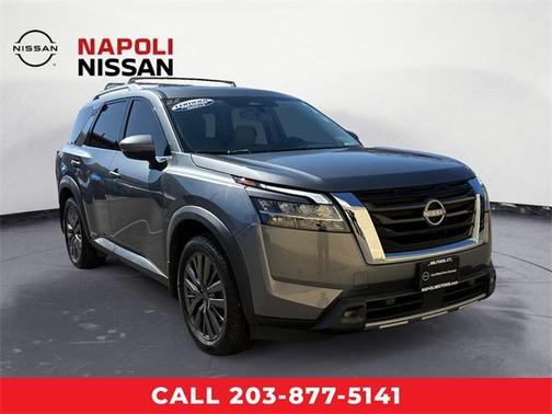2022 Nissan Pathfinder SL 4WD