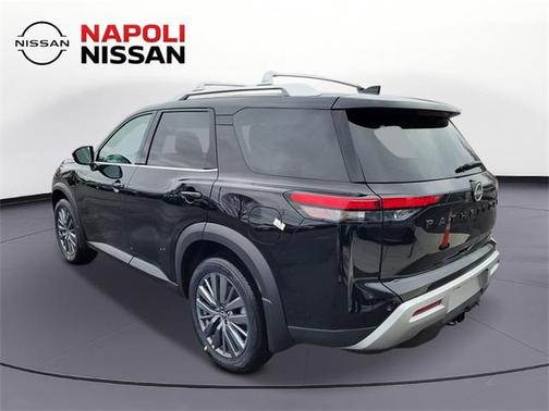 2025 Nissan Pathfinder SL 4WD