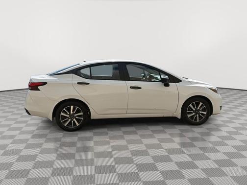Fresh Powder 2025 Nissan Versa 1.6 S