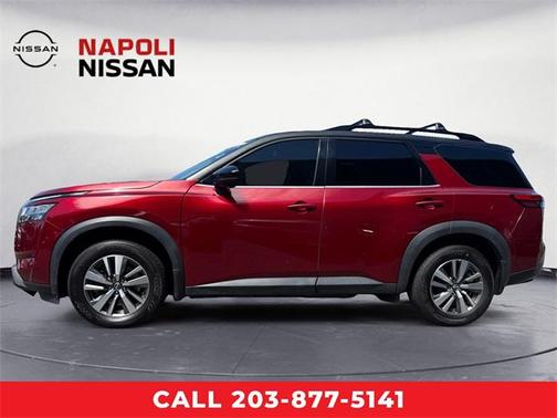 2023 Nissan Pathfinder SL 4WD