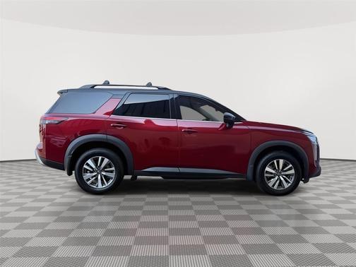 2023 Nissan Pathfinder SL 4WD