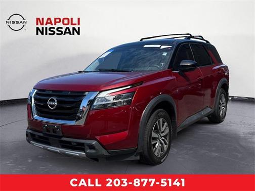 2023 Nissan Pathfinder SL 4WD