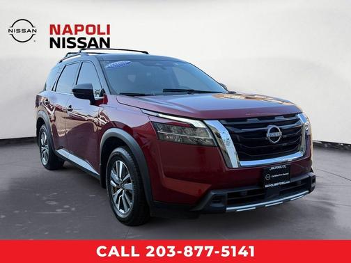 2023 Nissan Pathfinder SL 4WD