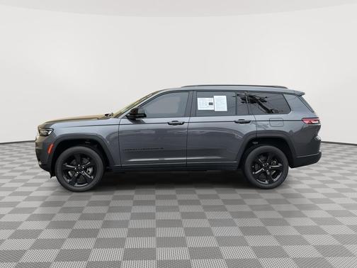Baltic Gray Metallic Clearcoat 2023 Jeep Grand Cherokee L Altitude