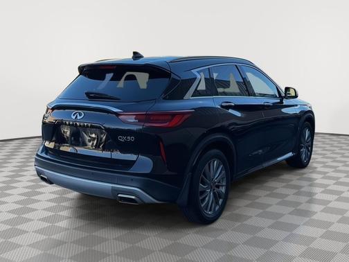 2023 INFINITI QX50 LUXE AWD