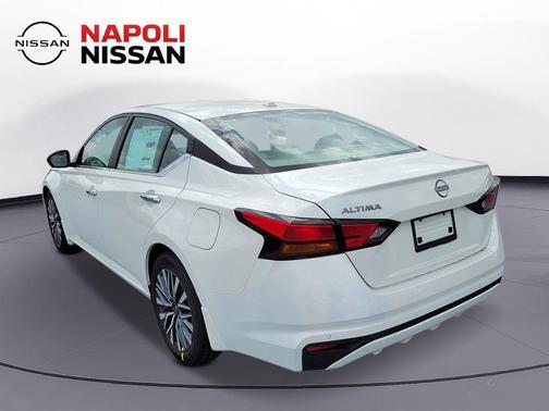 Pearl White Tricoat 2026 Nissan Altima SV FWD