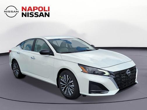 Pearl White Tricoat 2026 Nissan Altima SV FWD