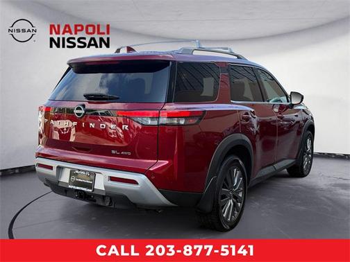 2023 Nissan Pathfinder SL 4WD