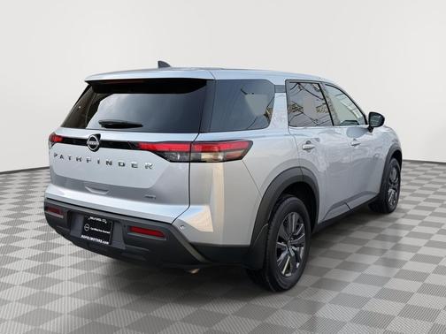 2024 Nissan Pathfinder S 4WD