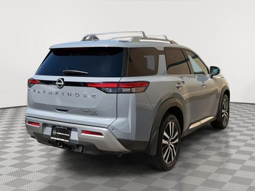 2023 Nissan Pathfinder Platinum 4WD
