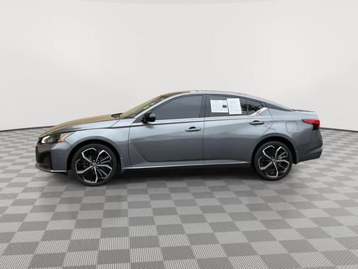 Gun Metallic 2023 Nissan Altima SR Intelligent AWD