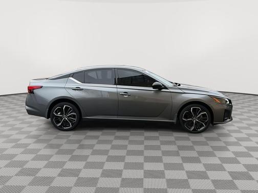 Gun Metallic 2023 Nissan Altima SR Intelligent AWD