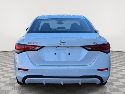 Aspen White Tricoat 2023 Nissan Sentra SV