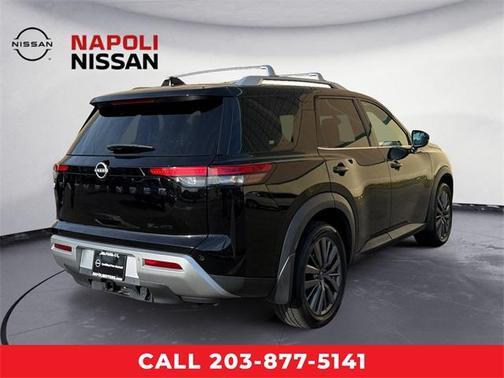 2022 Nissan Pathfinder SL 4WD