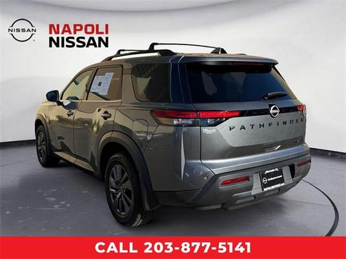 2022 Nissan Pathfinder SV