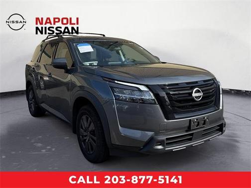 2022 Nissan Pathfinder SV