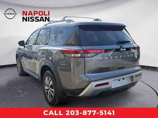 2023 Nissan Pathfinder SL 4WD