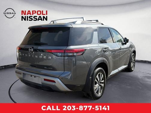 2023 Nissan Pathfinder SL 4WD