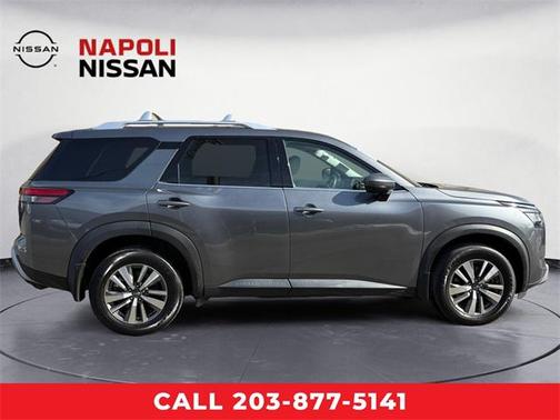 2023 Nissan Pathfinder SL 4WD