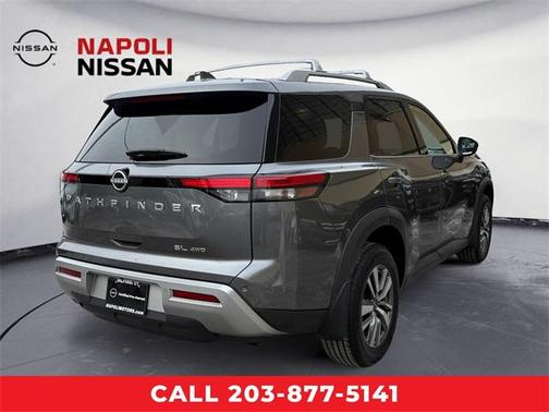 2023 Nissan Pathfinder SL 4WD
