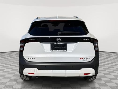 2025 Nissan Kicks SR