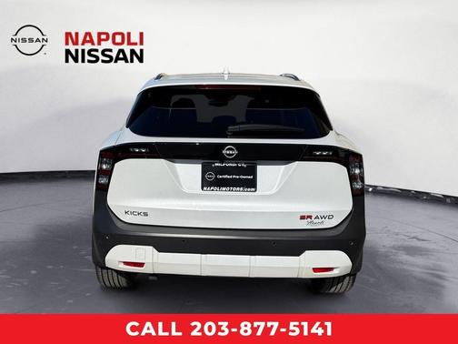 2025 Nissan Kicks SR