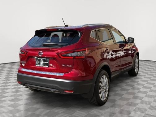 2022 Nissan Rogue Sport SV