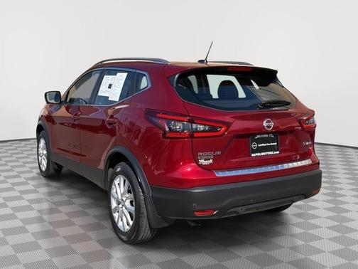 2022 Nissan Rogue Sport SV