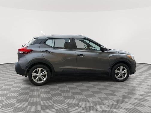 Gun Metallic 2019 Nissan Kicks S