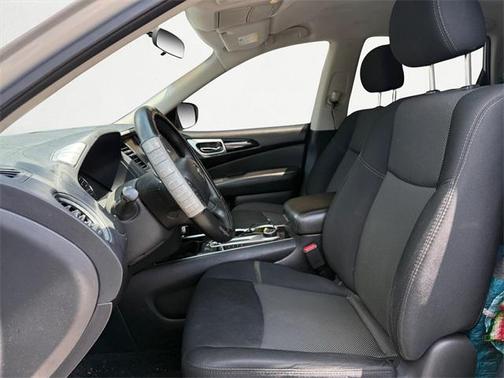2019 Nissan Pathfinder S