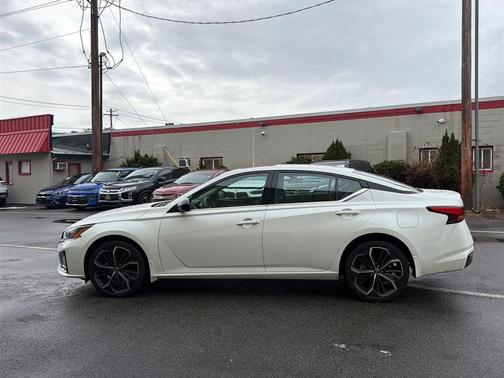 2023 Nissan Altima SR Intelligent AWD