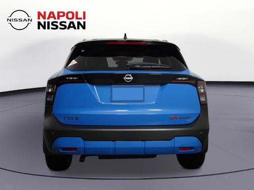 Arctic Ice Blue Metallic/Super Black 2026 Nissan Kicks SR