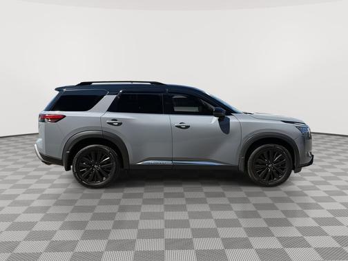 Solid Gray/Super Black 2024 Nissan Pathfinder Platinum 4WD