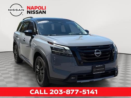 Solid Gray/Super Black 2024 Nissan Pathfinder Platinum 4WD