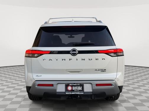 2023 Nissan Pathfinder Platinum 4WD