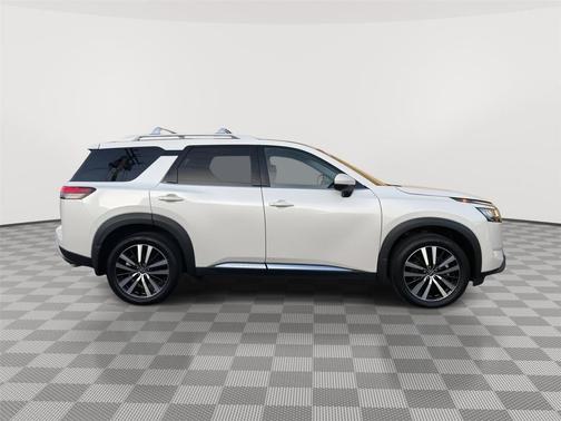 2023 Nissan Pathfinder Platinum 4WD