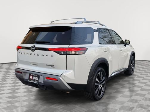 2023 Nissan Pathfinder Platinum 4WD